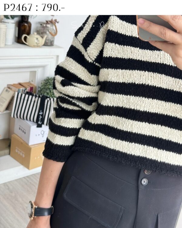 P2467 : เสื้อผ้าถักไหมพรมทอลายริ้วทรงครอปสั้นมาก - Image 7